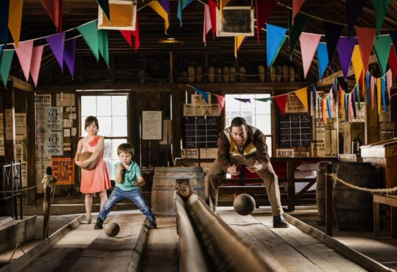 Melbourne: Sovereign Hill, Eureka Centre & Melbourne Skydeck - Lake Wendouree