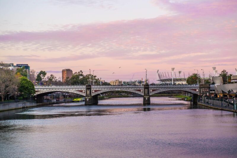 Melbourne: Spirit Of Melbourne Yarra River Lunch Cruise - Cruise Duration and Inclusions