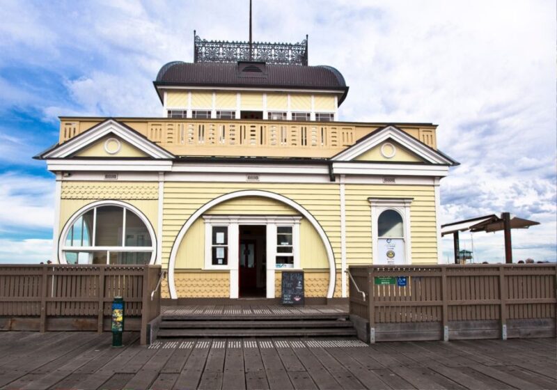 Melbourne: St. Kilda Scavenger Hunt Sights Self-Guided Tour - Key Points