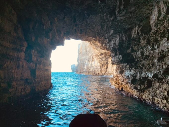 Mellieha: 3:00pm Speedboat Round Comino Caves 2h Blue Lagoon - Cancellation and Payment Options