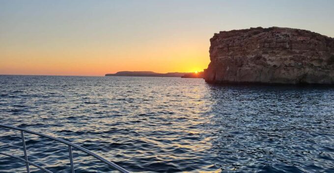 Mellieħa: Comino and Blue Lagoon Sunset Cruise - Getting to Cirkewwa Cafe