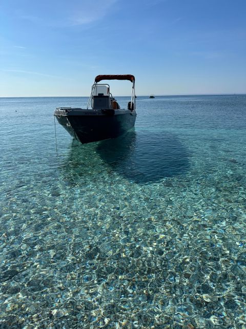 Mélos: a Tour of the Coasts of Mélos With or Without a Captain - Meeting Point