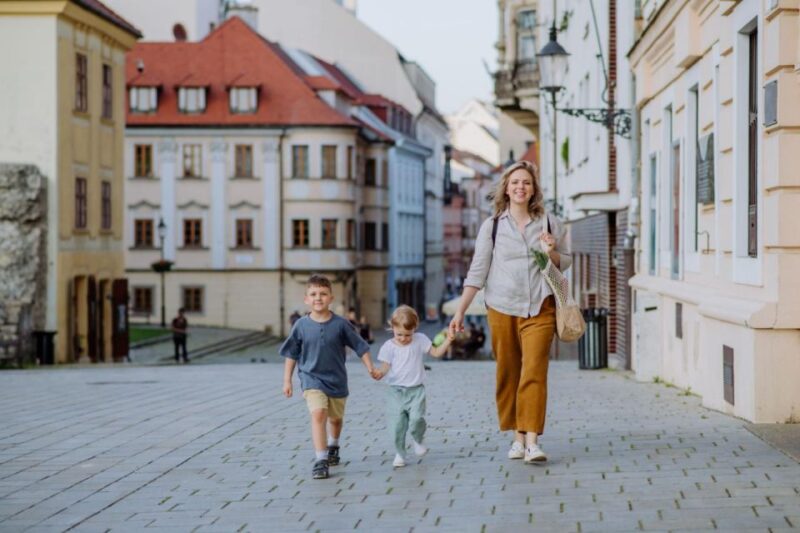 Memorable Family Walking Tour in Ancient Santillana Del Mar - Creative World at Museo Y Fundación