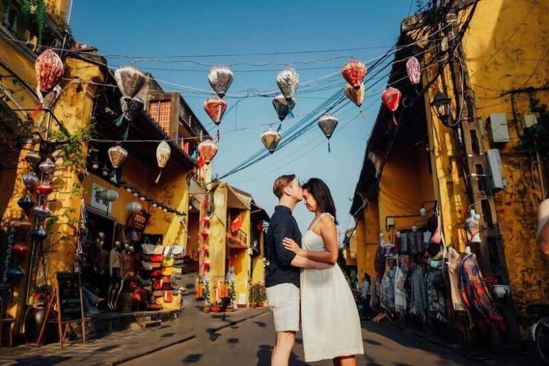Memorable Photoshoot and Private Guided Walking Tour - Photoshoot Experience
