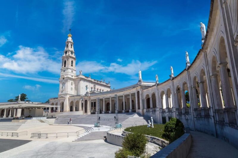Memorable Private Full Day Tour in Fátima, Nazaré, Óbidos - Itinerary and Highlights