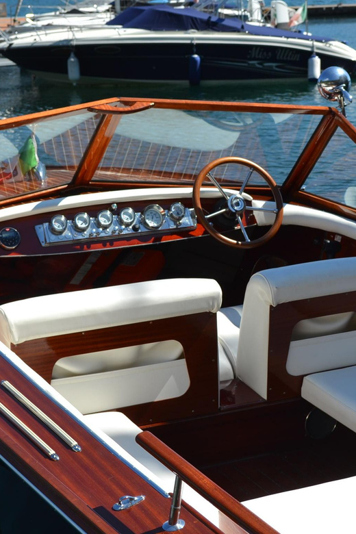 Menaggio: Villas of Central Lake Como Private Boat Tour - Itinerary Highlights