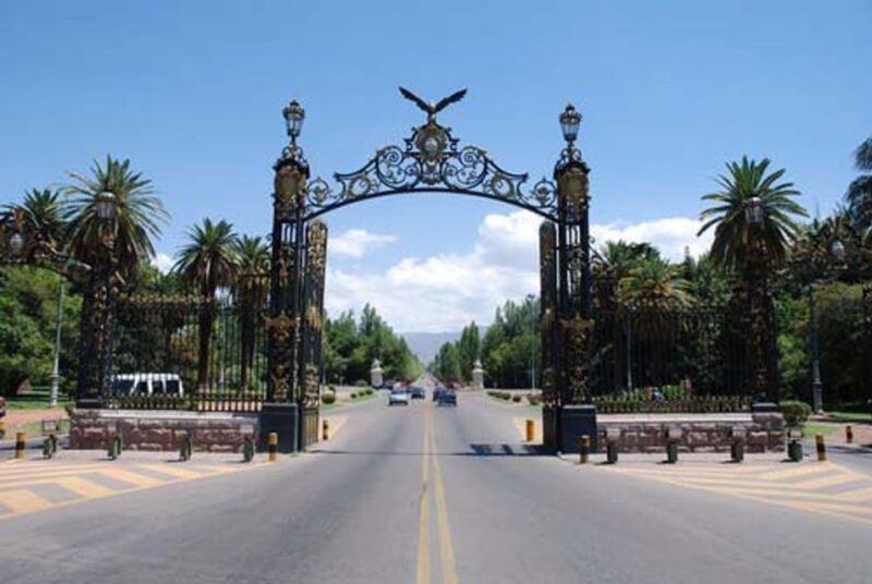 Mendoza: Half-Day Sightseeing City Tour - Tour Highlights and Experience