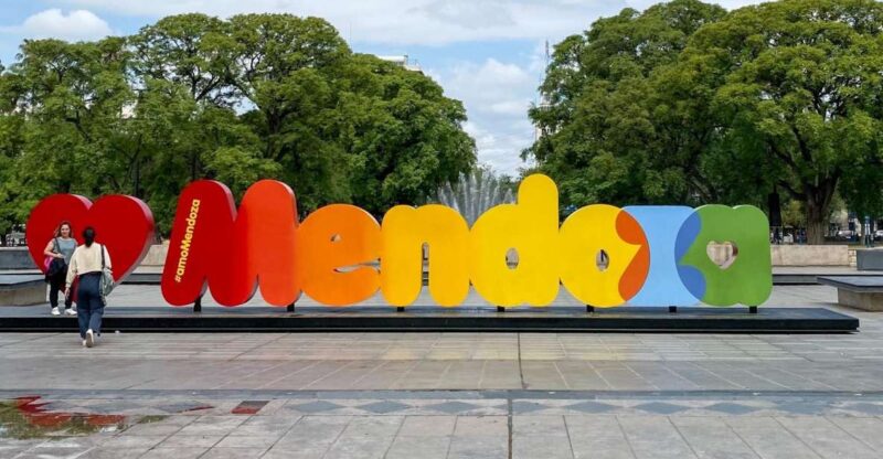 Mendoza Walking Tour: the History of the City and the Park! - Key Points