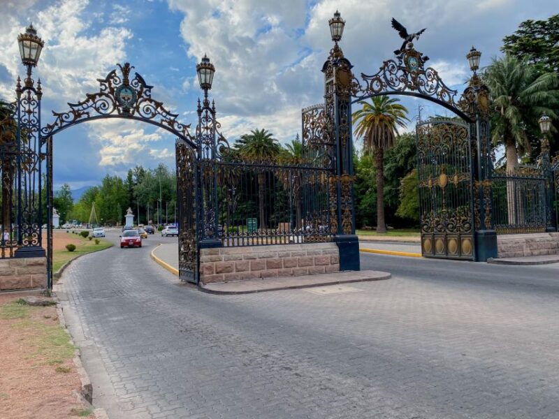 Mendoza Walking Tour: the History of the City and the Park! - Customer Reviews