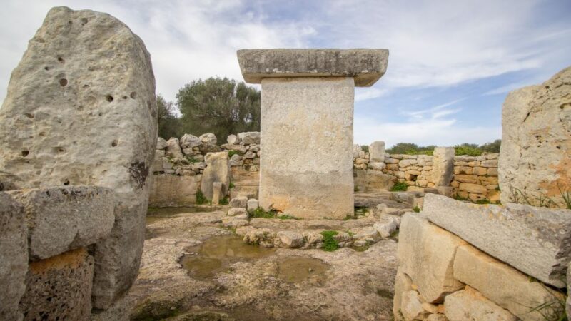 Menorca: Full-Day Island Tour With Guide - Exploring the Old Town of Ciutadella