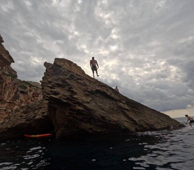 Menorca: Kayak Cave Route + Photo Session. - Frequently Asked Questions