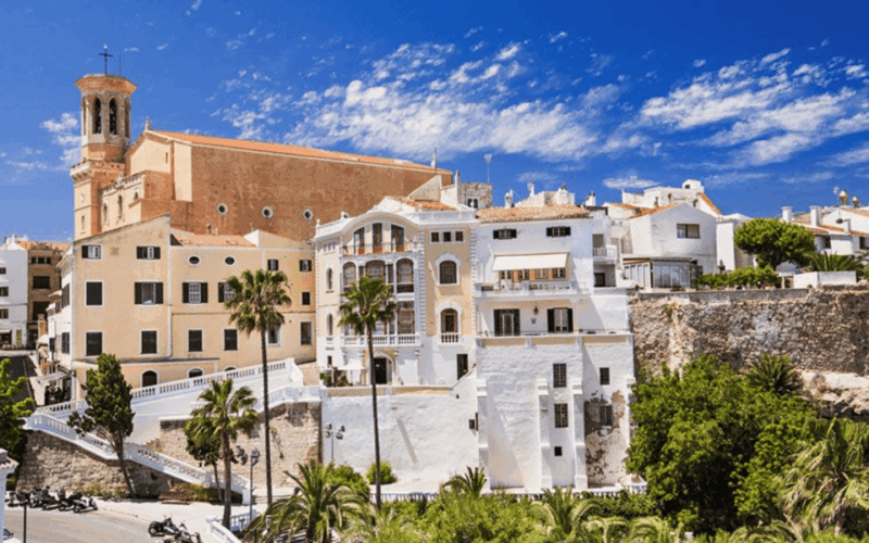 Menorca: Mahon Guided Walking Tour With History & Tastings - Key Points