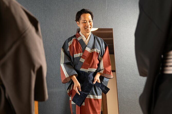 Men's Kimono Lesson and Shopping in Kyoto - A Closer Look at the Experience
