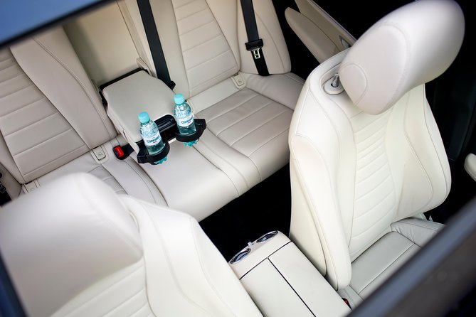 Mercedes E Class Black Cab Kraków - About Your Stay