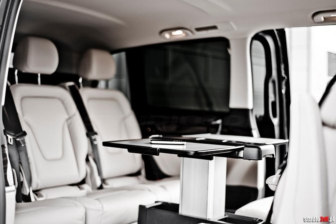 Mercedes V Class VIP Minivan Kraków - Vehicle Amenities