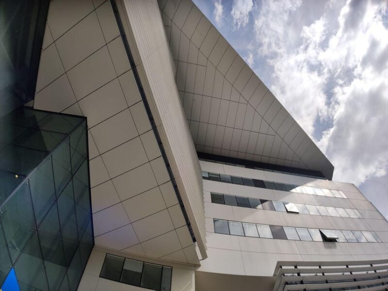 Meriadeck In App Tour: Contradictory District of Bordeaux - Embracing Modernist Architecture