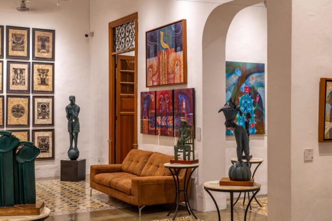 Mérida: an Immersive Experience Visiting Artists' Studios. - Customizable Art Experience
