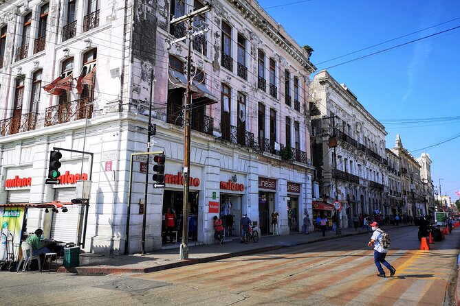Mérida Like a Local: Customized Private Tour - Appreciating Méridas Architectural Gems