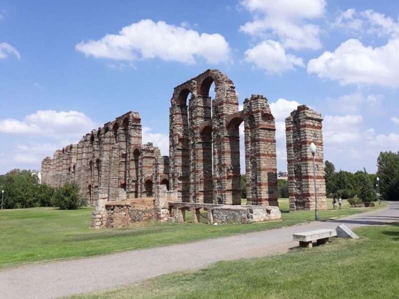 Mérida - Private Historic Walking Tour - Roman Theater and Amphitheater