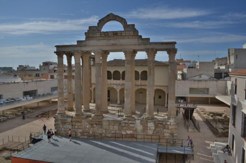 Mérida - Private Historic Walking Tour - Roman Temple to Diana