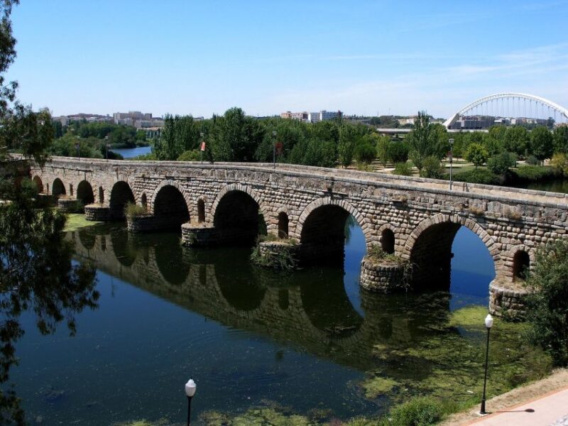 Mérida - Private Historic Walking Tour - Iconic Roman Ruins