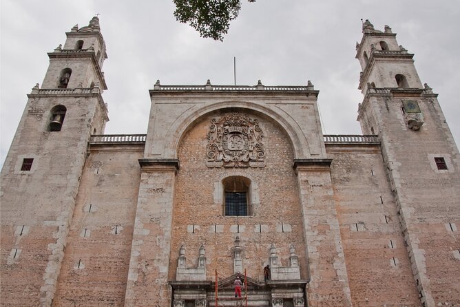 Mérida Scavenger Hunt and Sights Private Self-Guided Tour - Unique Challenges and Photo Tasks