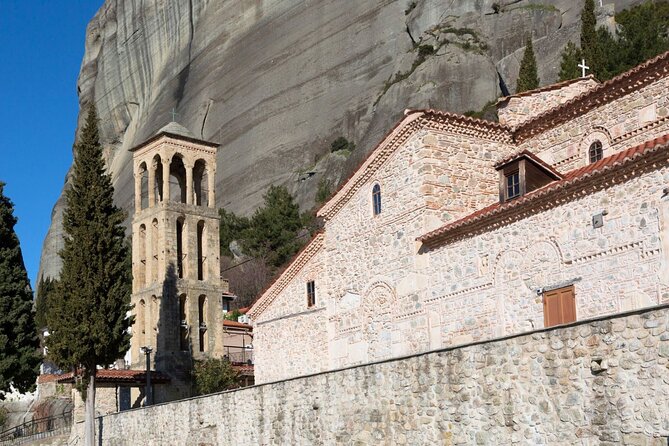 Meteora: Guided Sunset Tour With Monasteries and Caves Visit - Exploring Meteora Monasteries