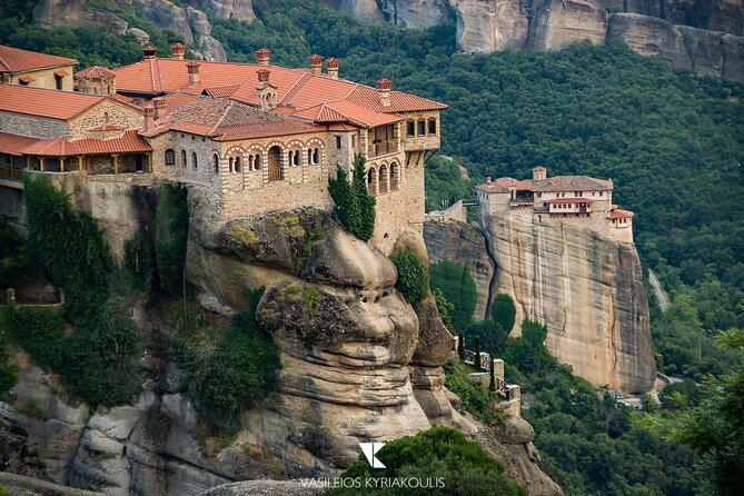 Meteora Panoramic Morning Small Group Tour With Local Guide - Monastic Life and Insights