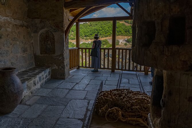 Meteora Private Monastery Tour With a Licensed Guide - Guided Tour: Navigating Meteoras Wonders