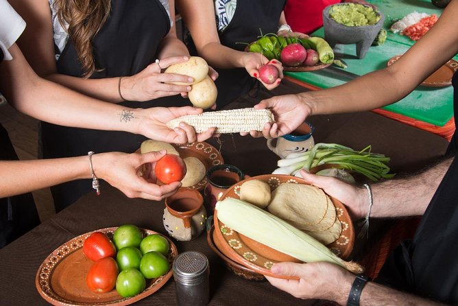 Mexican Cooking Class With Fresh Local Market Ingredients Selection and Transpor - Exploring the Local Market