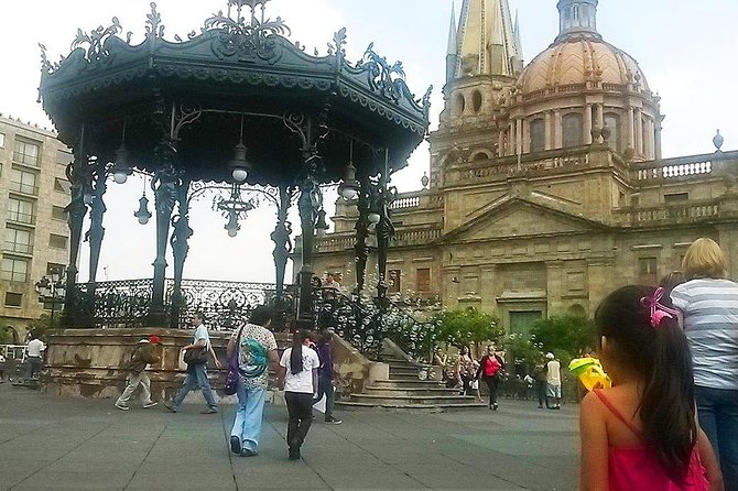 Mexican Muralism in Guadalajara. A Cultural PRIVATE TOUR - Inclusions and Exclusions