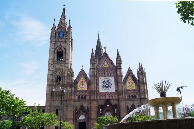 Mexican Muralism in Guadalajara. A Cultural PRIVATE TOUR - Cultural Immersion in Guadalajara