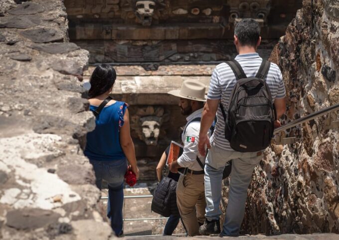 Mexico City: All Included Teotihuacan Tour & Breakfast - Breakfast at La Cueva