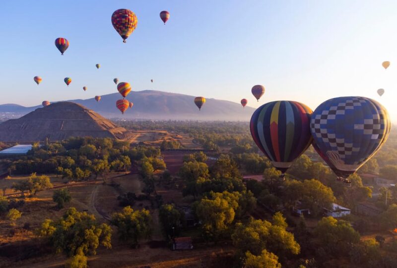 Mexico City: Ballon Flight + Breakfast + Guide in Pyramids - Itinerary and Activities