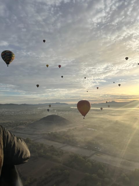 Mexico City: Ballon Flight + Breakfast + Guide in Pyramids - Guided Pyramid Tour