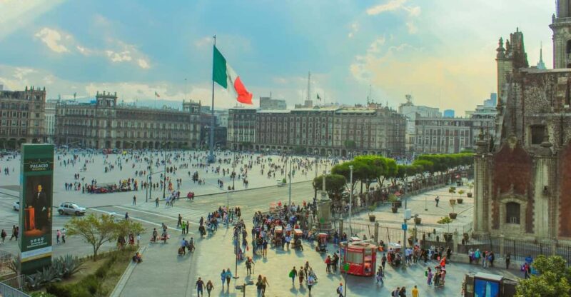 Mexico City Bike Tour: Ride Into the Marvels of the Capital - Admire the Metropolitan Cathedral