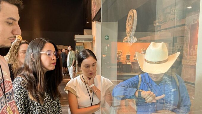 Mexico City: Chapultepec Castle and Anthropology Museum Tour - Group Size and Audio Equipment