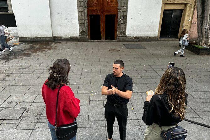 Mexico City Historical Centre Food Tour with 7 Authentic Tastings - The Guides & Experience