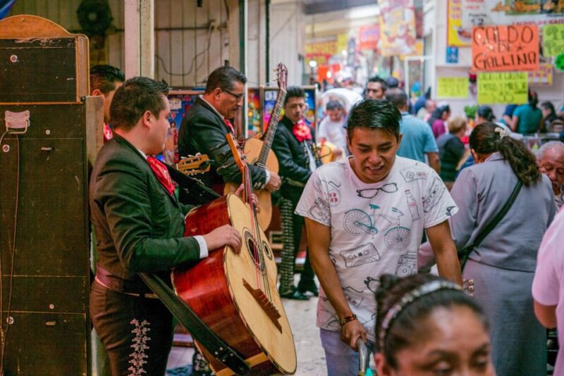Mexico City: Market and Beyond Walking Tour With Tastings - Language and Group Options