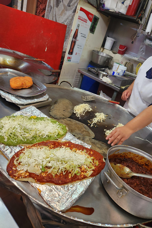 Mexico City: Market and Mezcal Tour - Expert Local Guide
