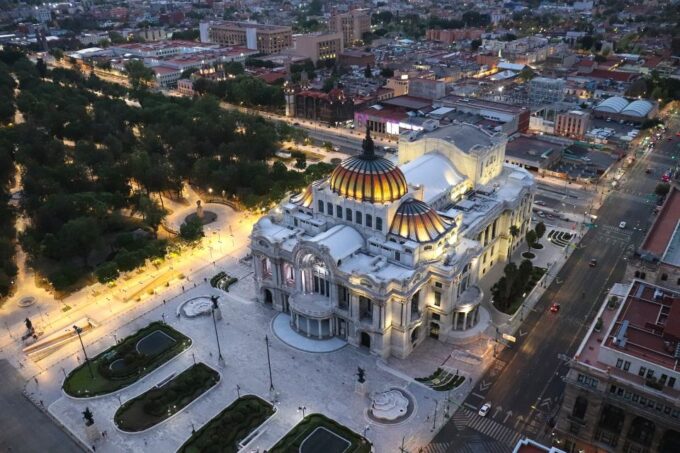 Mexico City Must-see Buildings & Palaces - Artistic and Cultural Activities
