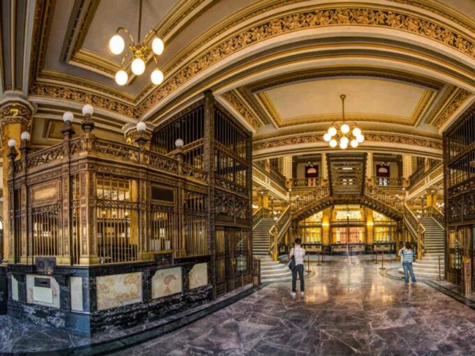Mexico City Must-see Buildings & Palaces - National Economy