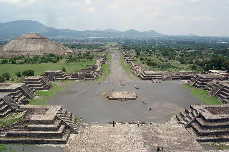 Mexico City: Teotihuacan and Guadalupe Shrine Tour - Basilica of Guadalupe