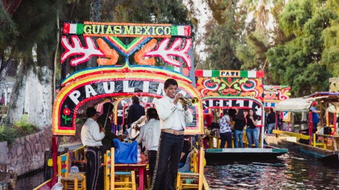 Mexico City: The Magic of Xochimilco & Frida Kahlo Museum - Exploring Xochimilco