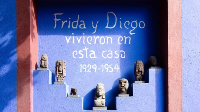 Mexico City: Tour of Coyoacán, Frida and the Blue House - Exploring Coyoacán and the Blue House