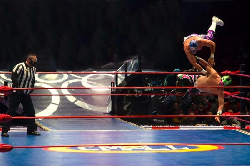 Mexico City: Turiluchas Amazing Wrestling Show - Mexican Wrestlings Cultural Significance