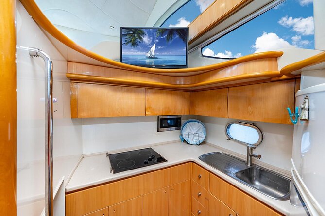 Miami 2 Hours Private Yacht Tour for 13 Ppl on a 50 Ft Yacht - Positive Feedback