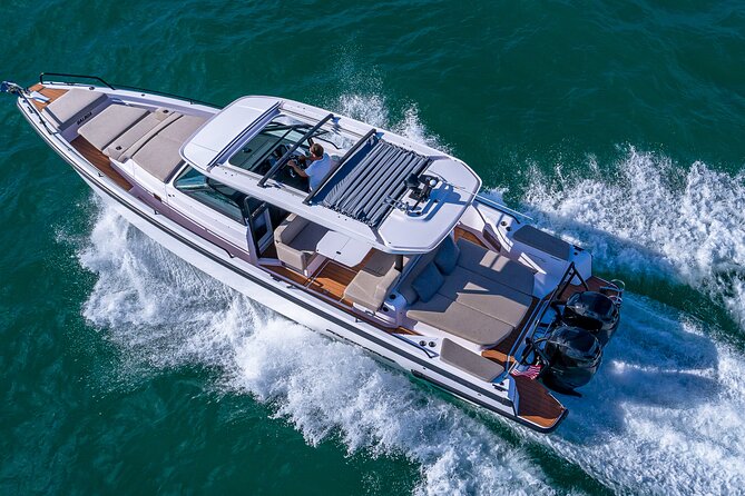 Miami Bay Discovery Private Yacht Cruise With Captain - Included Features