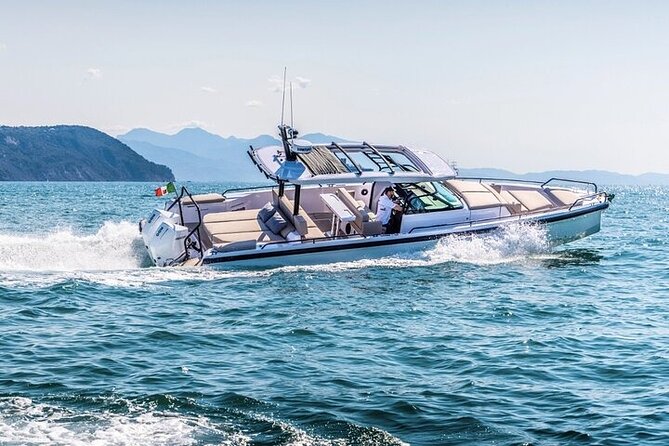 Miami Bay Discovery Private Yacht Cruise With Captain - Meeting and Pickup Location
