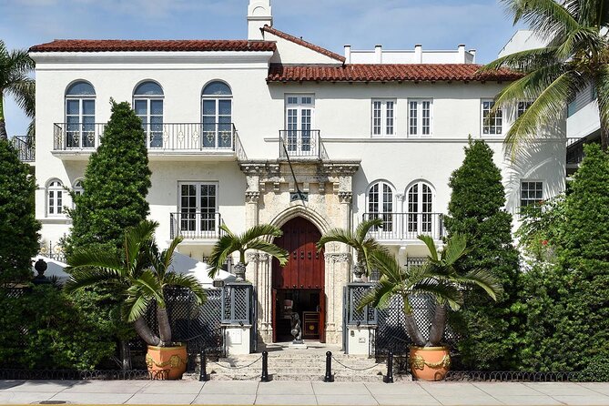 Miami Beach Art Deco, History & Crime Non-Touristy Bike Tour - Art Deco Exploration